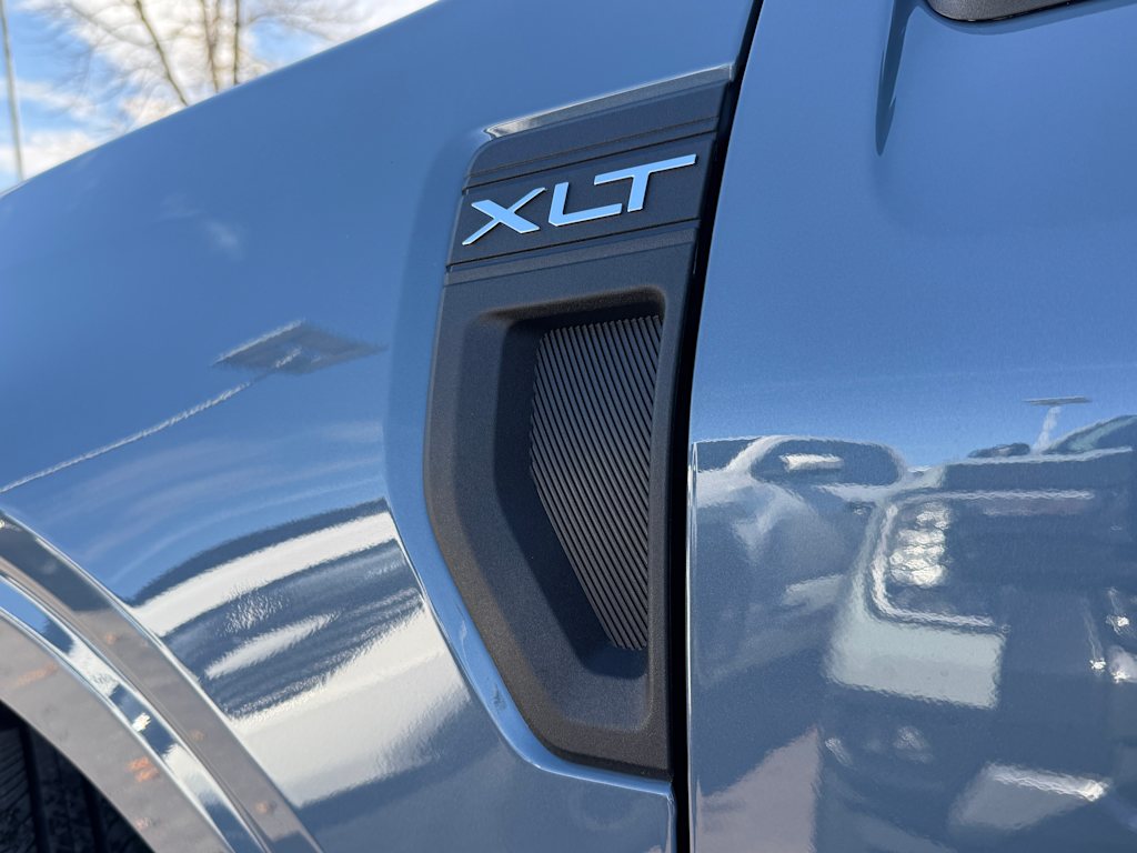 Thumbnail: 2025 Ford Maverick - 5