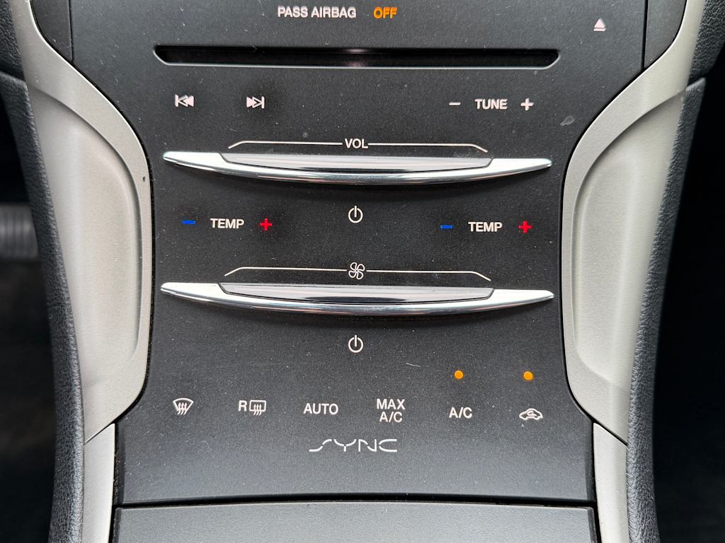 Thumbnail: 2016 Lincoln MKZ - 11