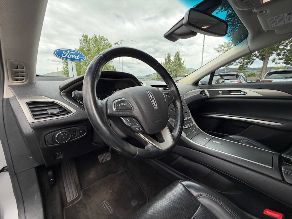Thumbnail: 2016 Lincoln MKZ - 2