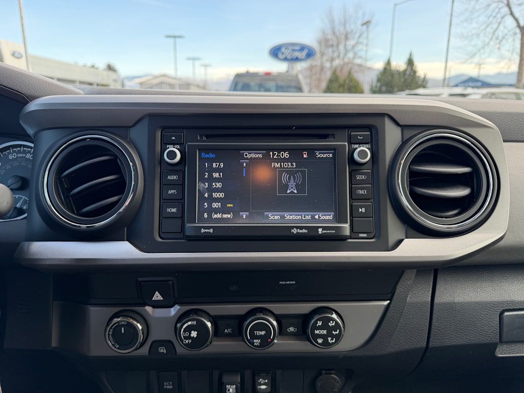 Thumbnail: 2019 Toyota Tacoma - 13