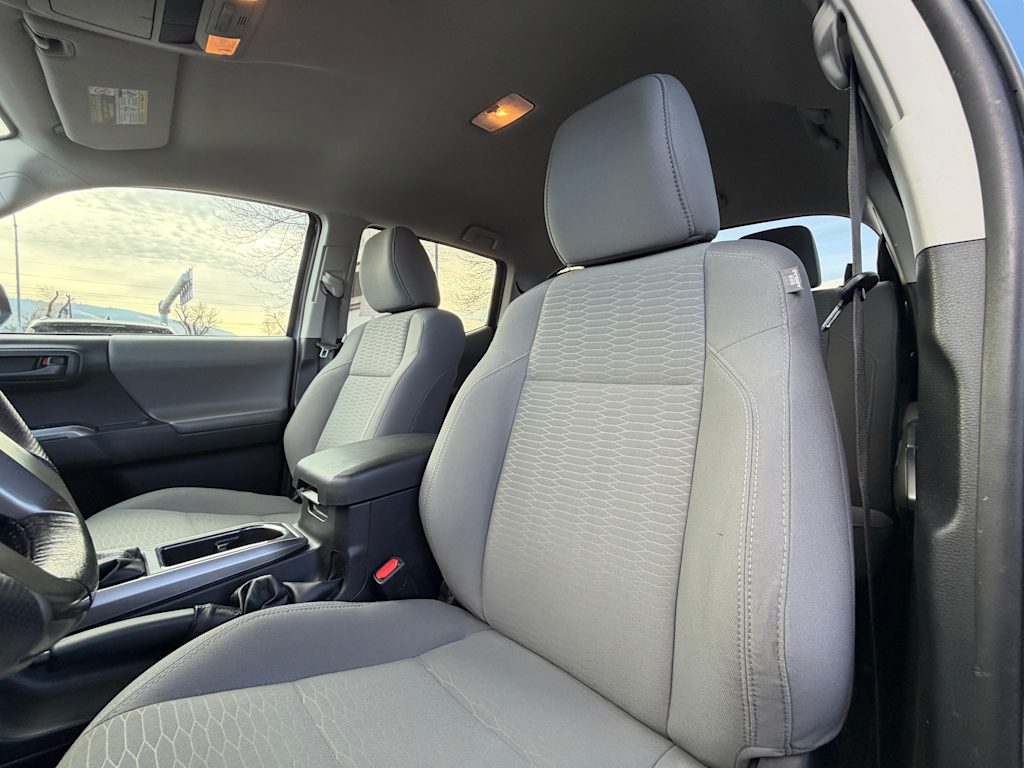 Thumbnail: 2019 Toyota Tacoma - 10