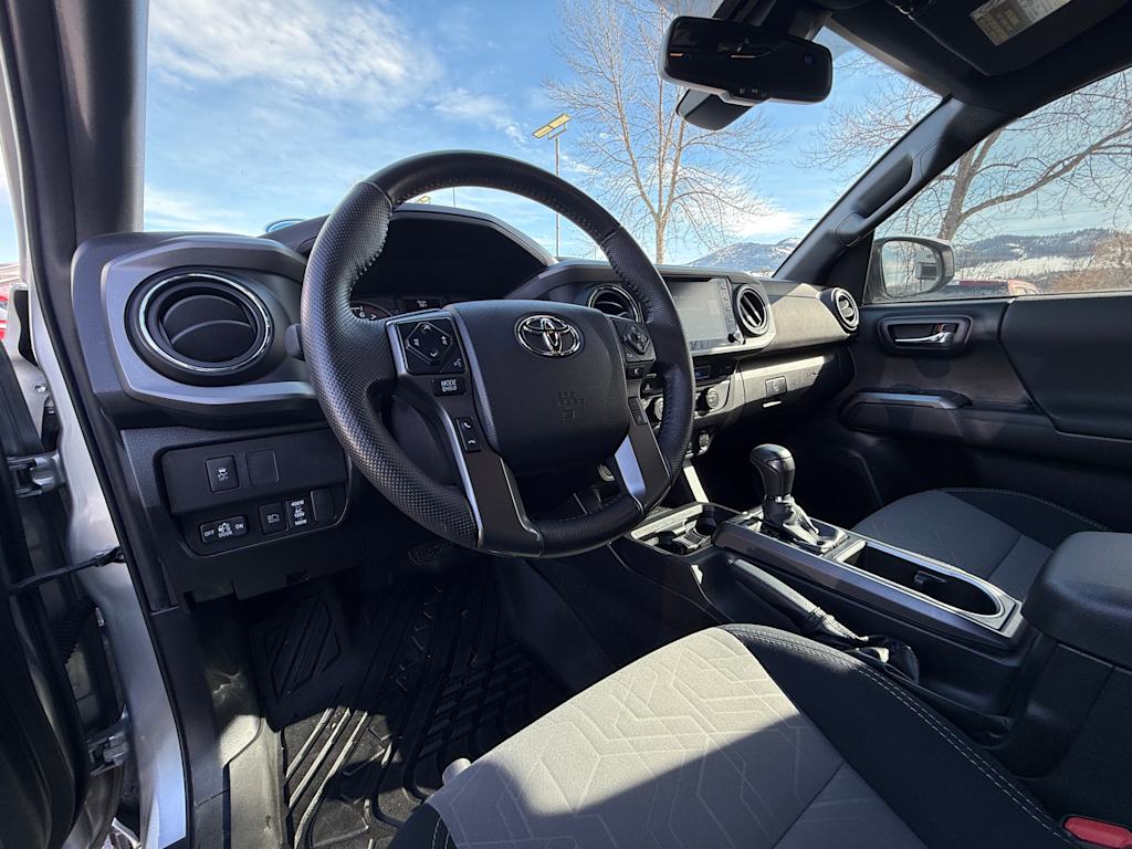 2022 Toyota Tacoma TRD Off-Road 2