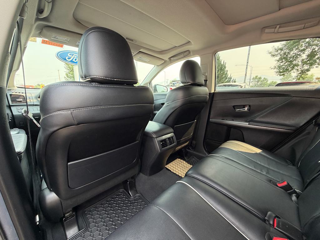Thumbnail: 2014 Toyota Venza - 34