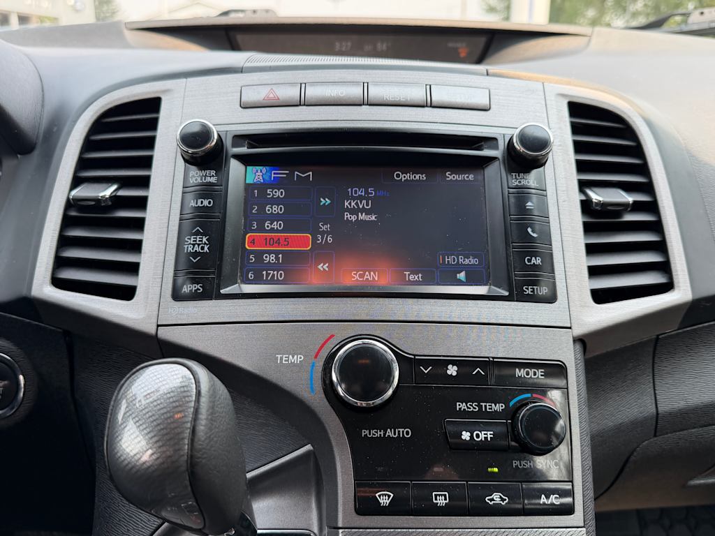 Thumbnail: 2014 Toyota Venza - 11