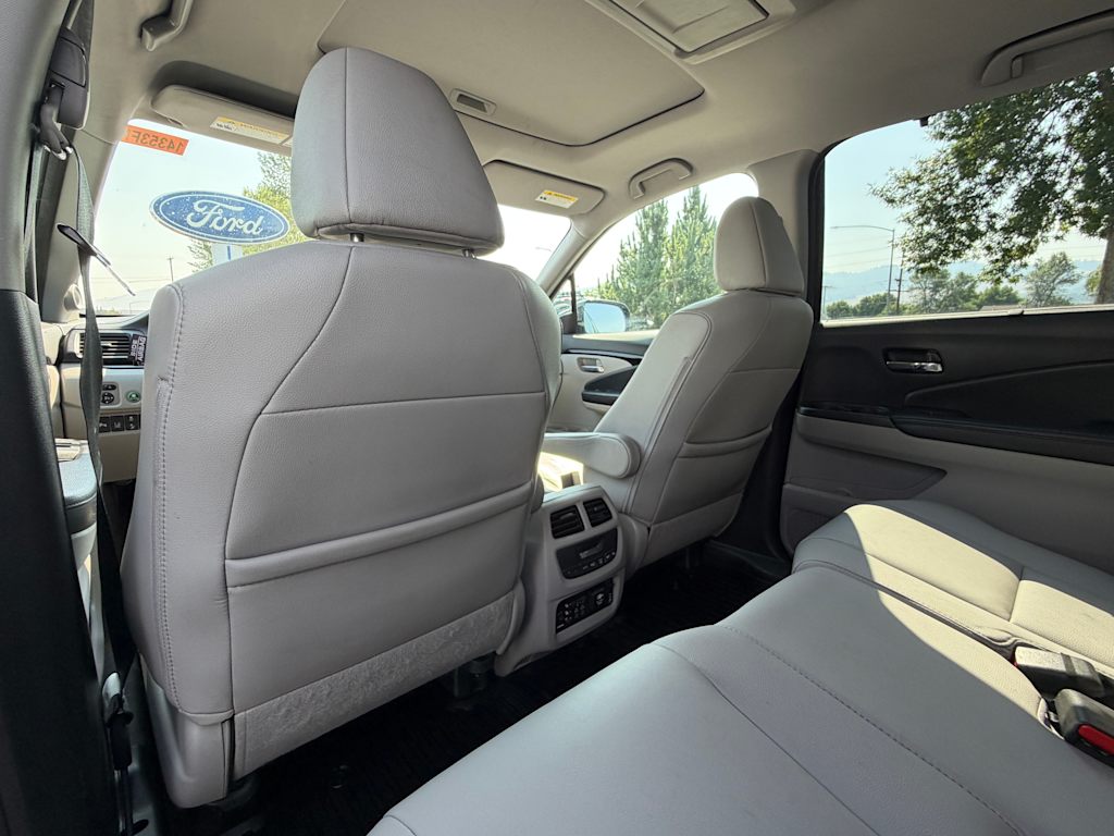 Thumbnail: 2018 Honda Pilot - 27