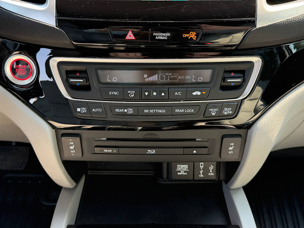 Thumbnail: 2018 Honda Pilot - 21