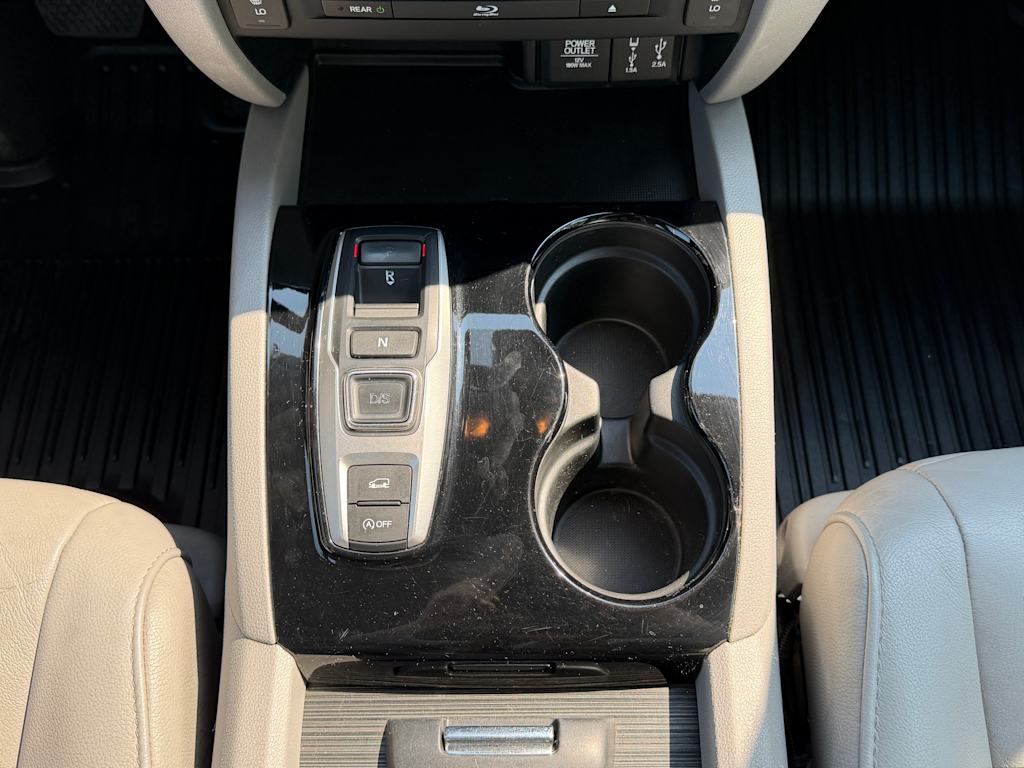 Thumbnail: 2018 Honda Pilot - 12