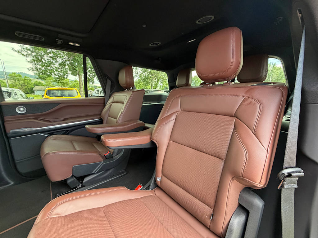Thumbnail: 2025 Lincoln Navigator - 10