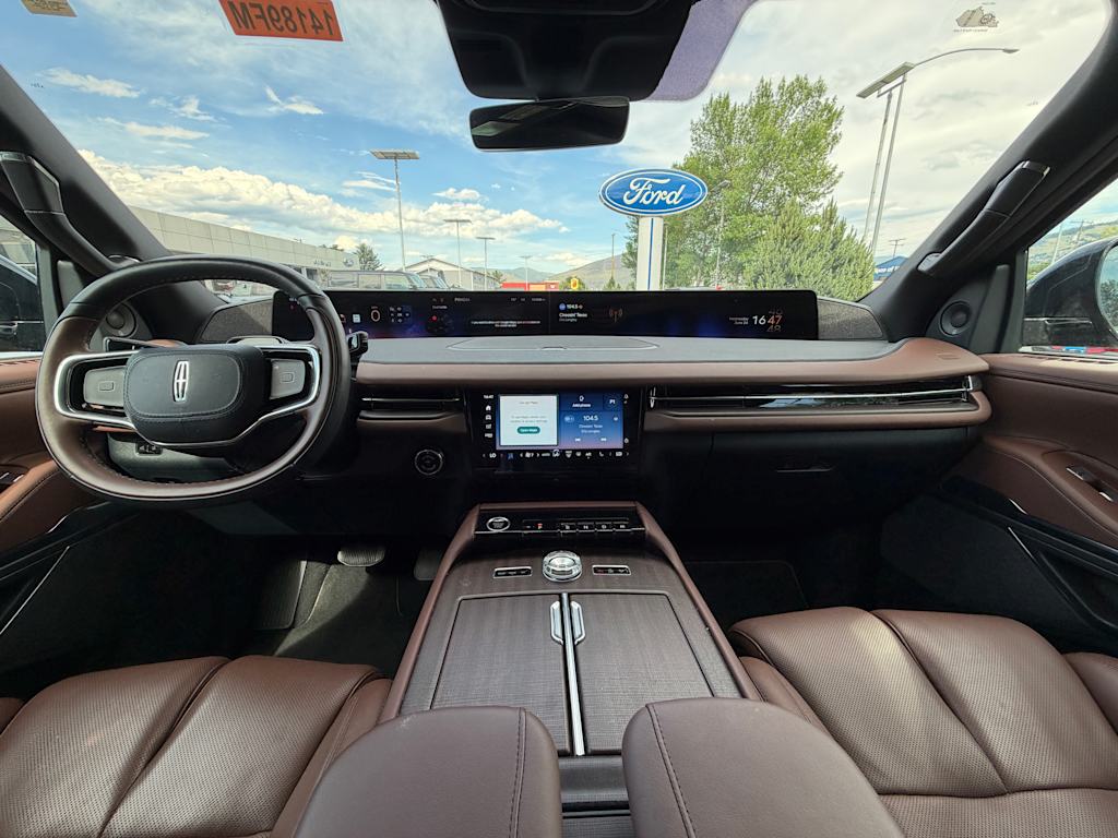 Thumbnail: 2025 Lincoln Navigator - 11