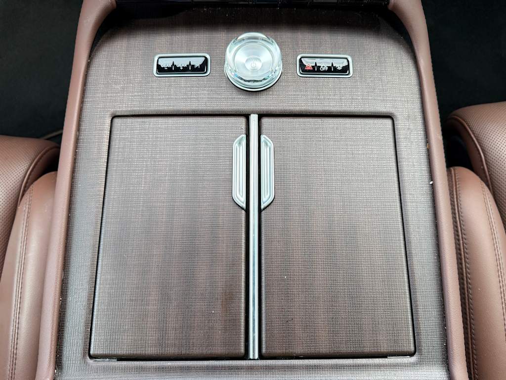 Thumbnail: 2025 Lincoln Navigator - 9