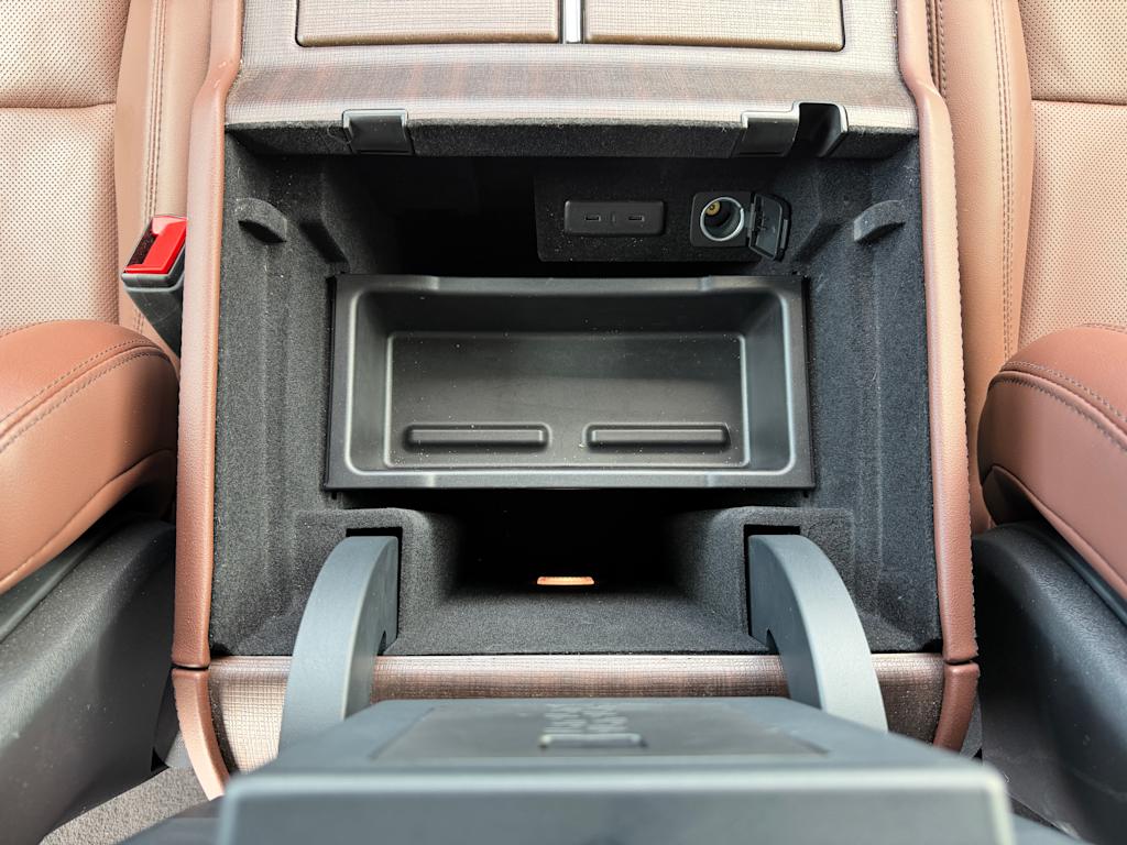 Thumbnail: 2025 Lincoln Navigator - 23