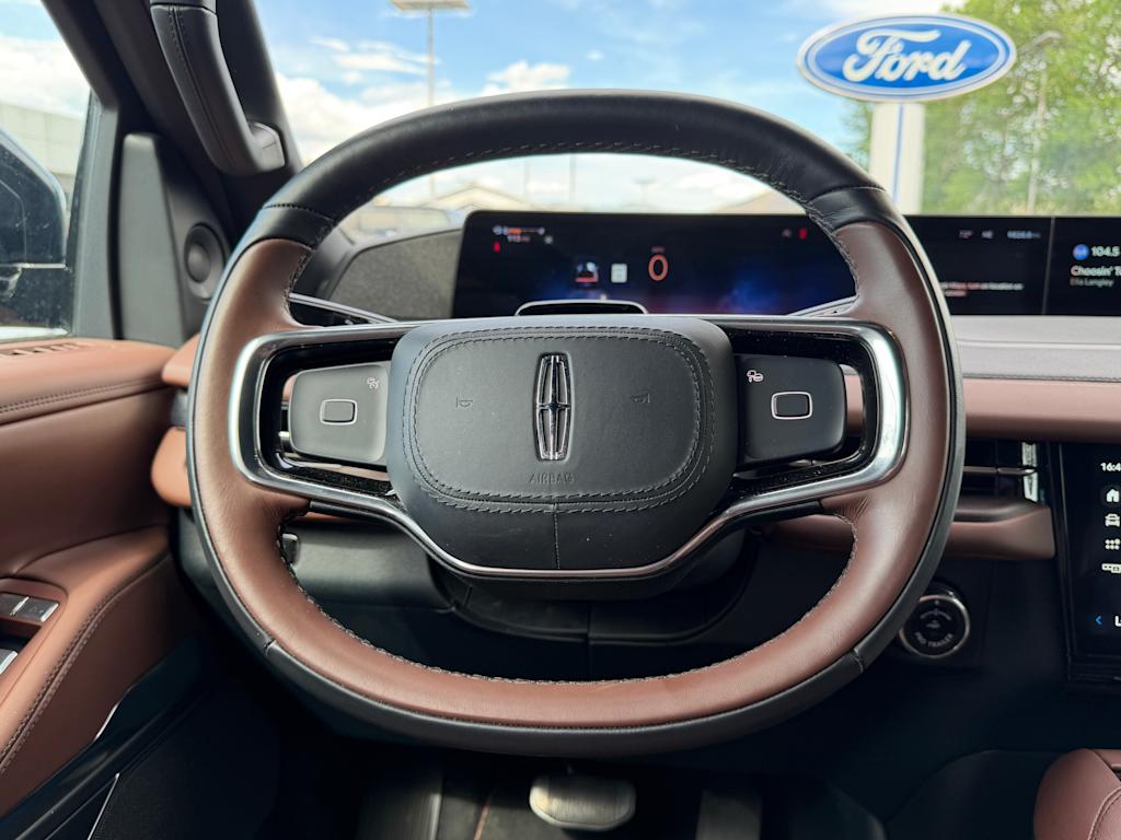 Thumbnail: 2025 Lincoln Navigator - 7