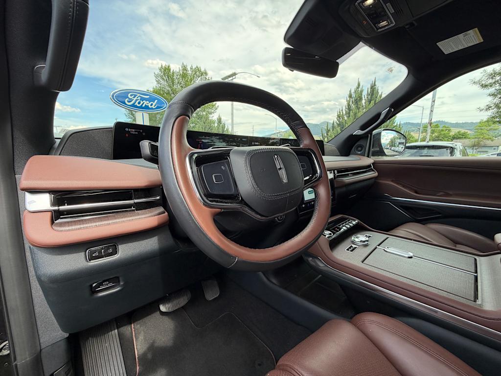 Thumbnail: 2025 Lincoln Navigator - 2