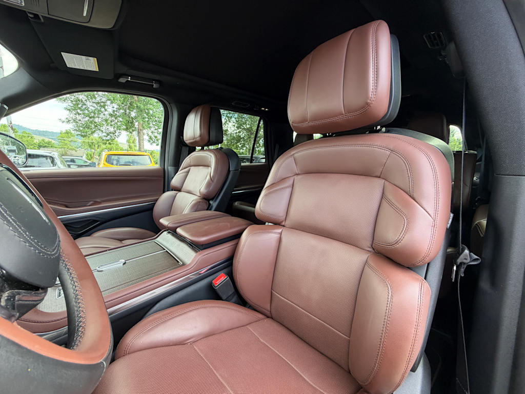 Thumbnail: 2025 Lincoln Navigator - 8