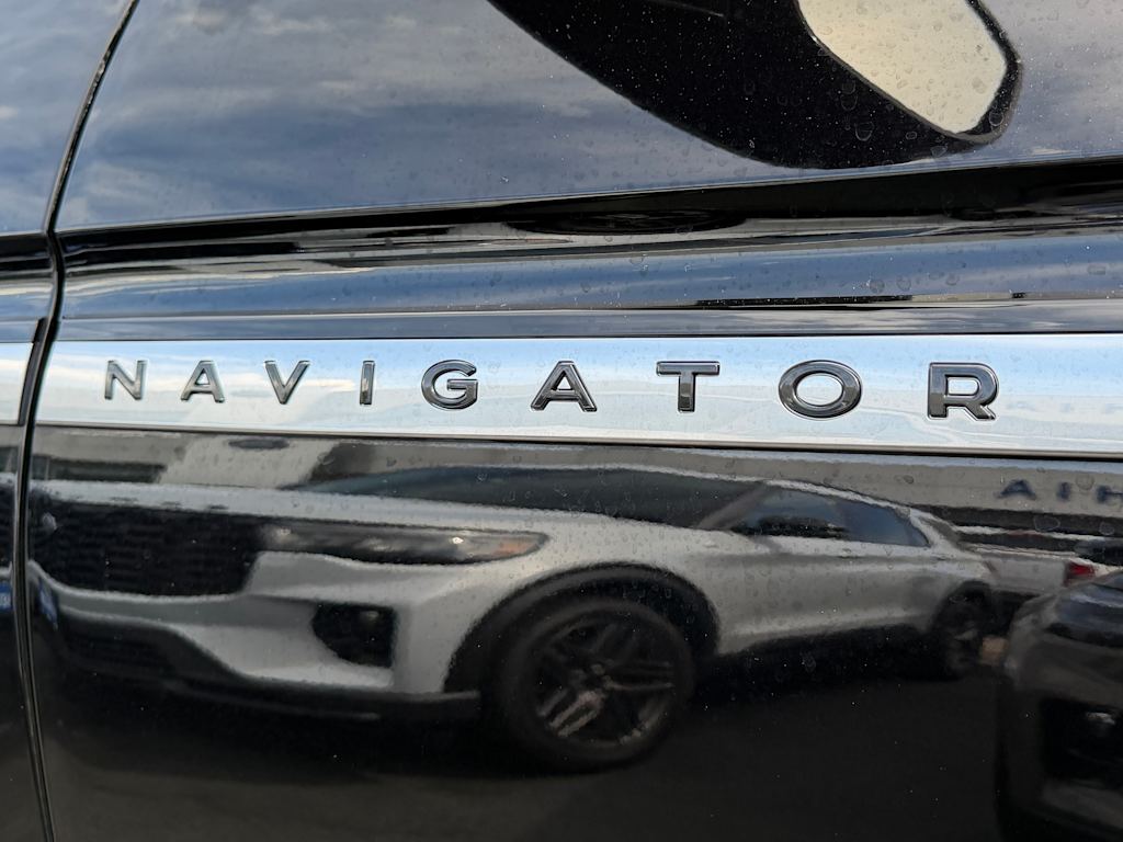 Thumbnail: 2025 Lincoln Navigator - 29