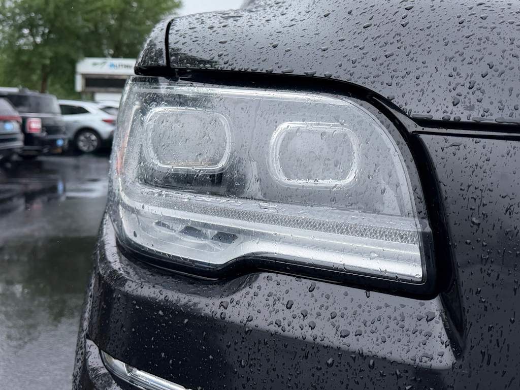 Thumbnail: 2024 Lincoln Navigator L - 17
