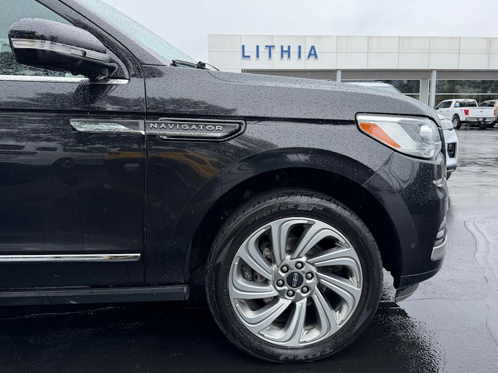 Thumbnail: 2024 Lincoln Navigator L - 5