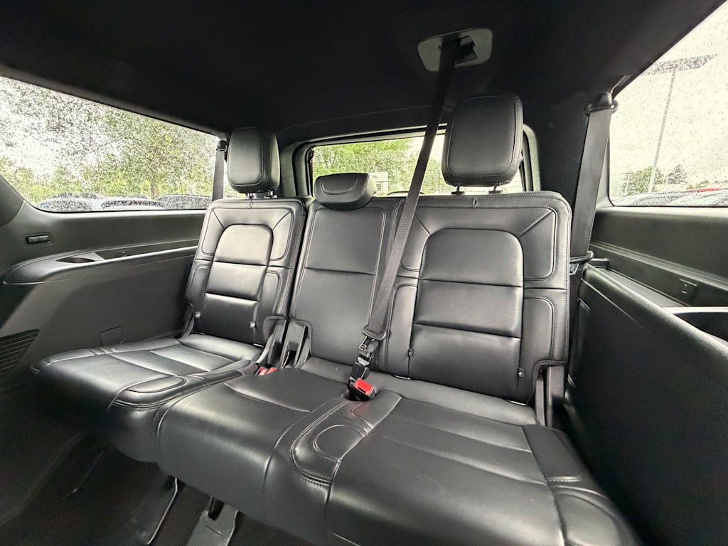 Thumbnail: 2024 Lincoln Navigator L - 29