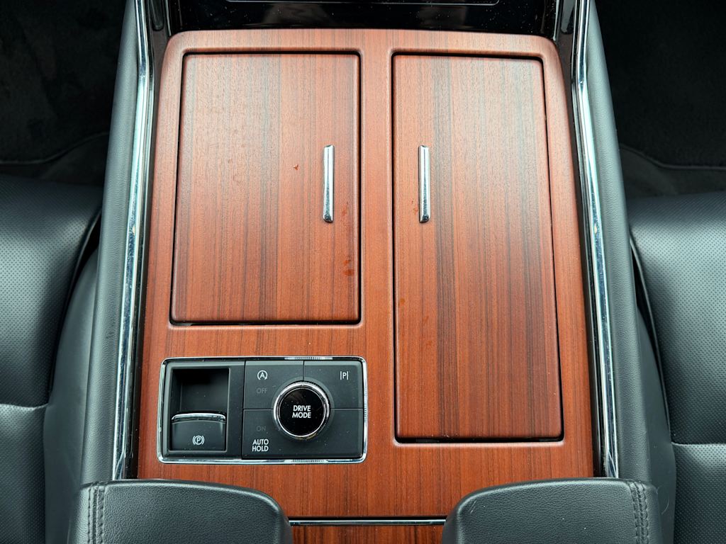 Thumbnail: 2024 Lincoln Navigator L - 23