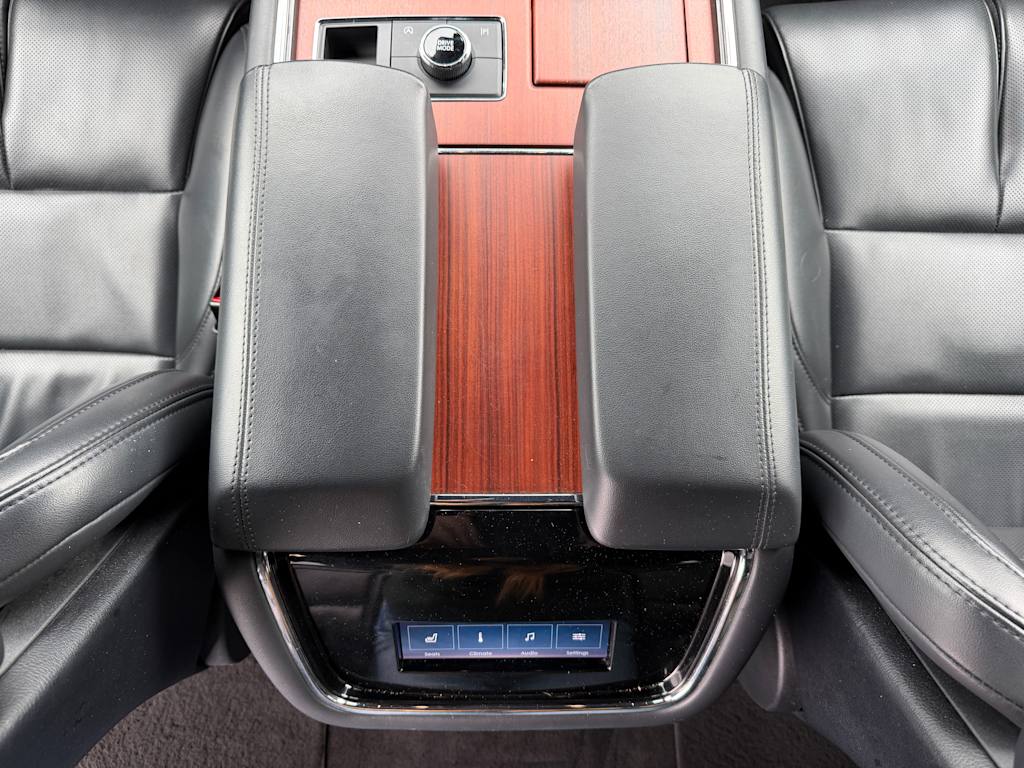 Thumbnail: 2024 Lincoln Navigator L - 24