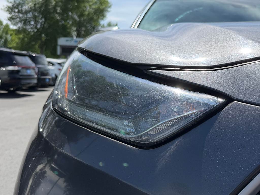 Thumbnail: 2021 Toyota Highlander - 17