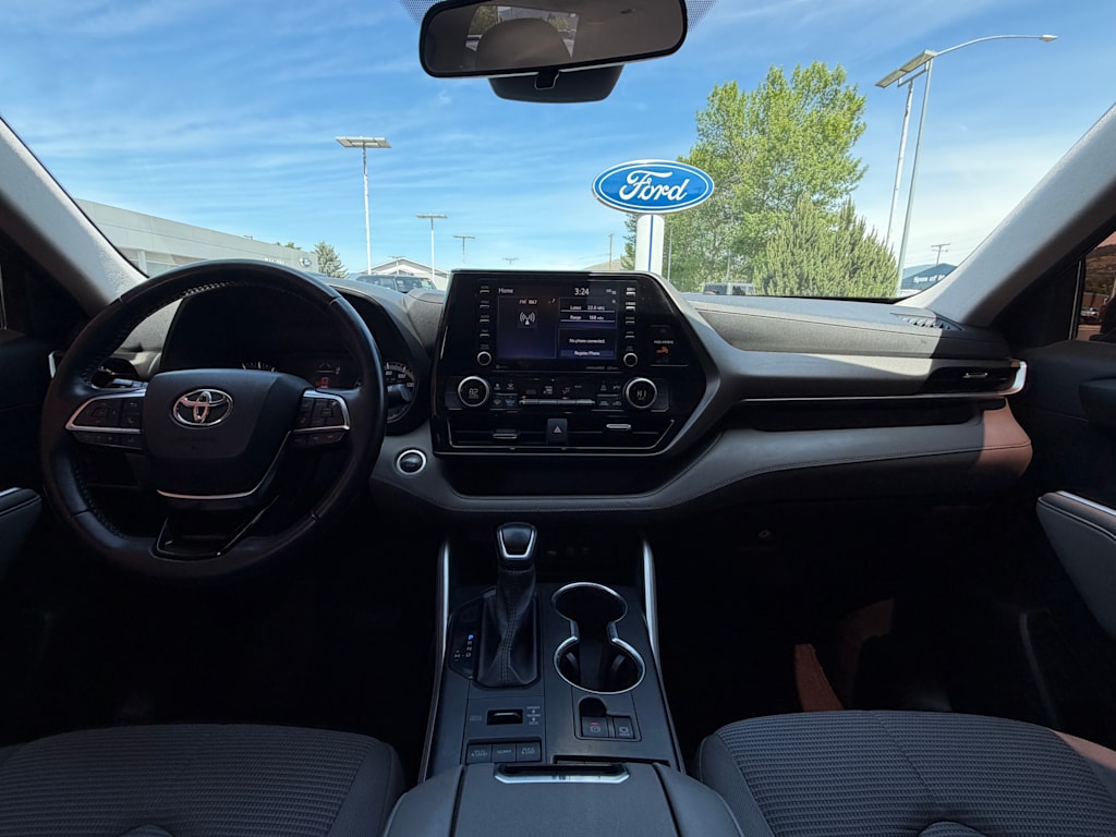 Thumbnail: 2021 Toyota Highlander - 11