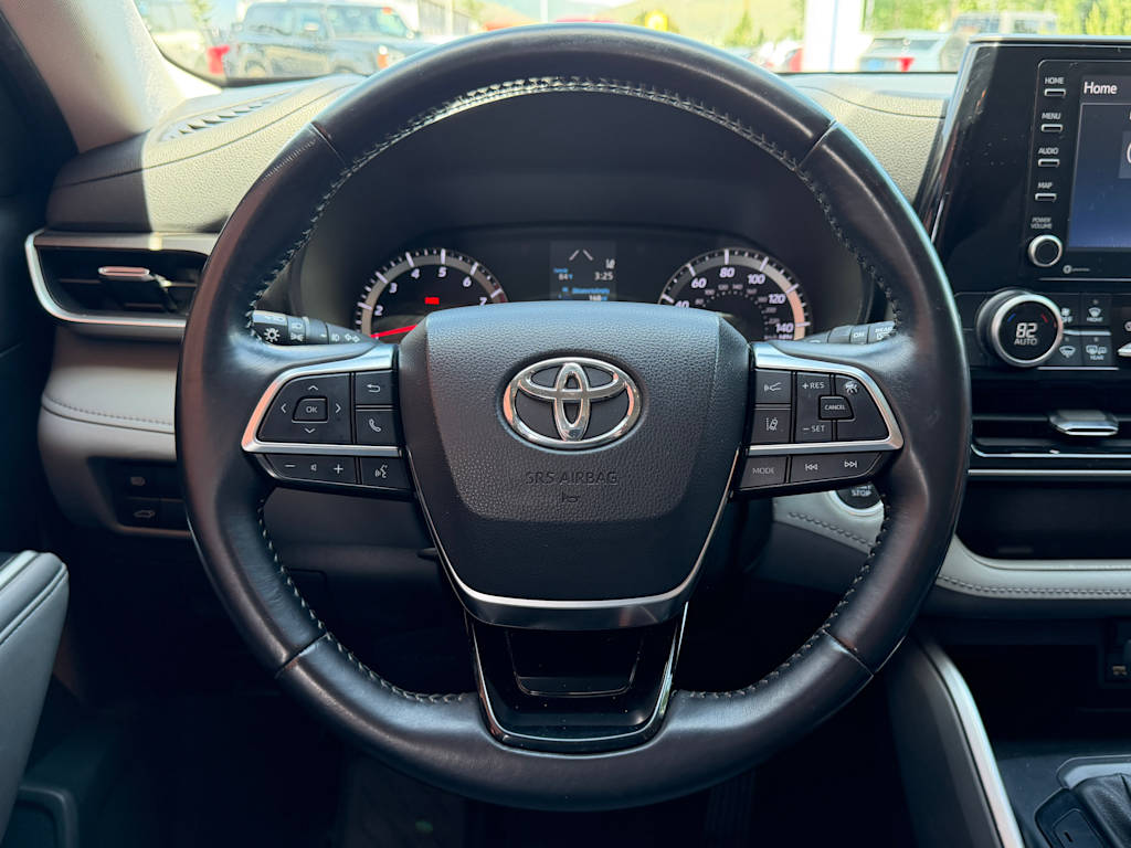 Thumbnail: 2021 Toyota Highlander - 7