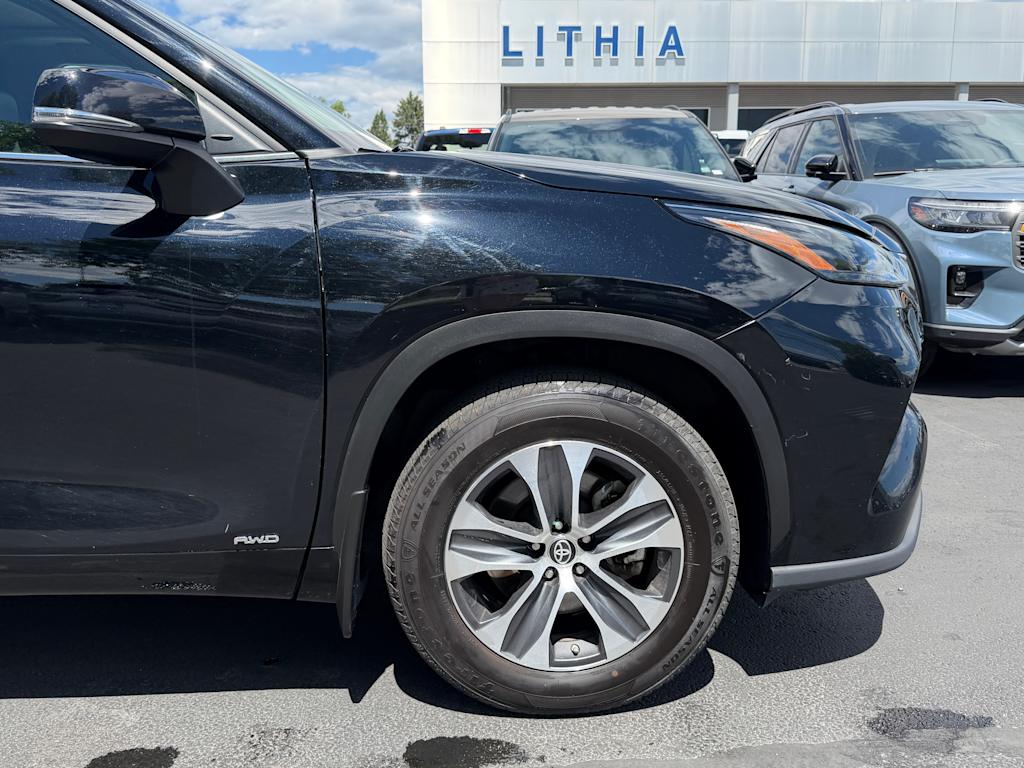 Thumbnail: 2022 Toyota Highlander - 6