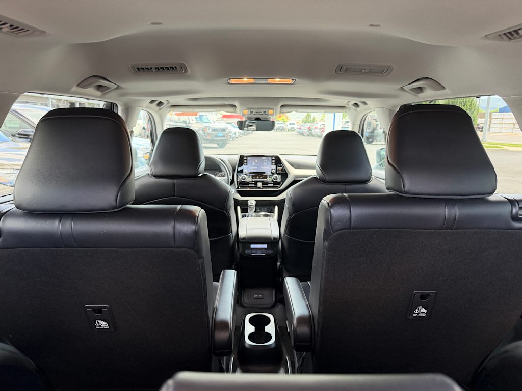 Thumbnail: 2022 Toyota Highlander - 28