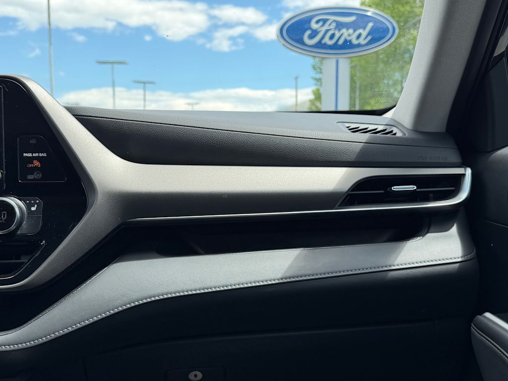Thumbnail: 2022 Toyota Highlander - 23