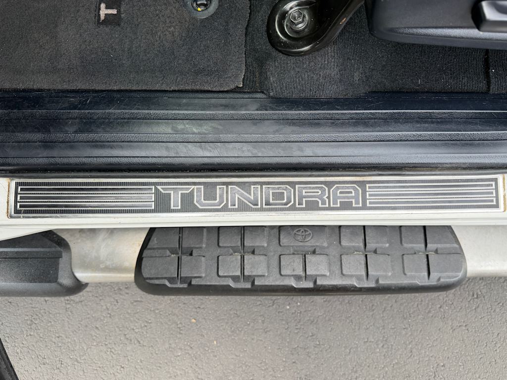 Thumbnail: 2015 Toyota Tundra - 21