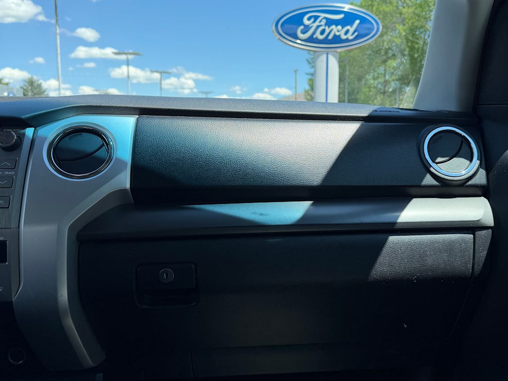 Thumbnail: 2016 Toyota Tundra - 25