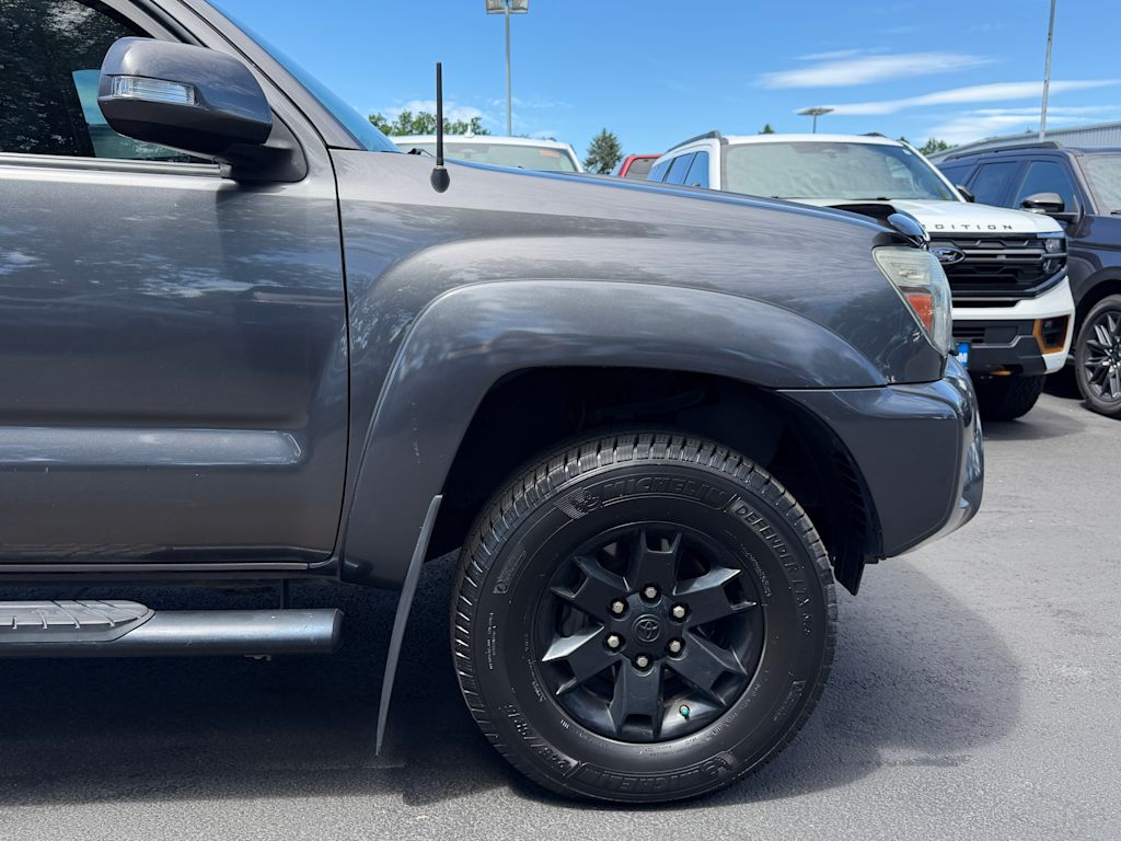 Thumbnail: 2015 Toyota Tacoma - 7