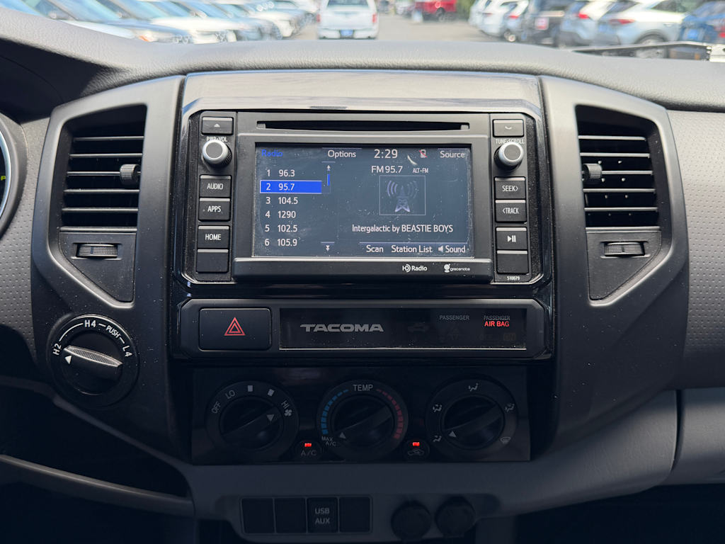 Thumbnail: 2015 Toyota Tacoma - 13