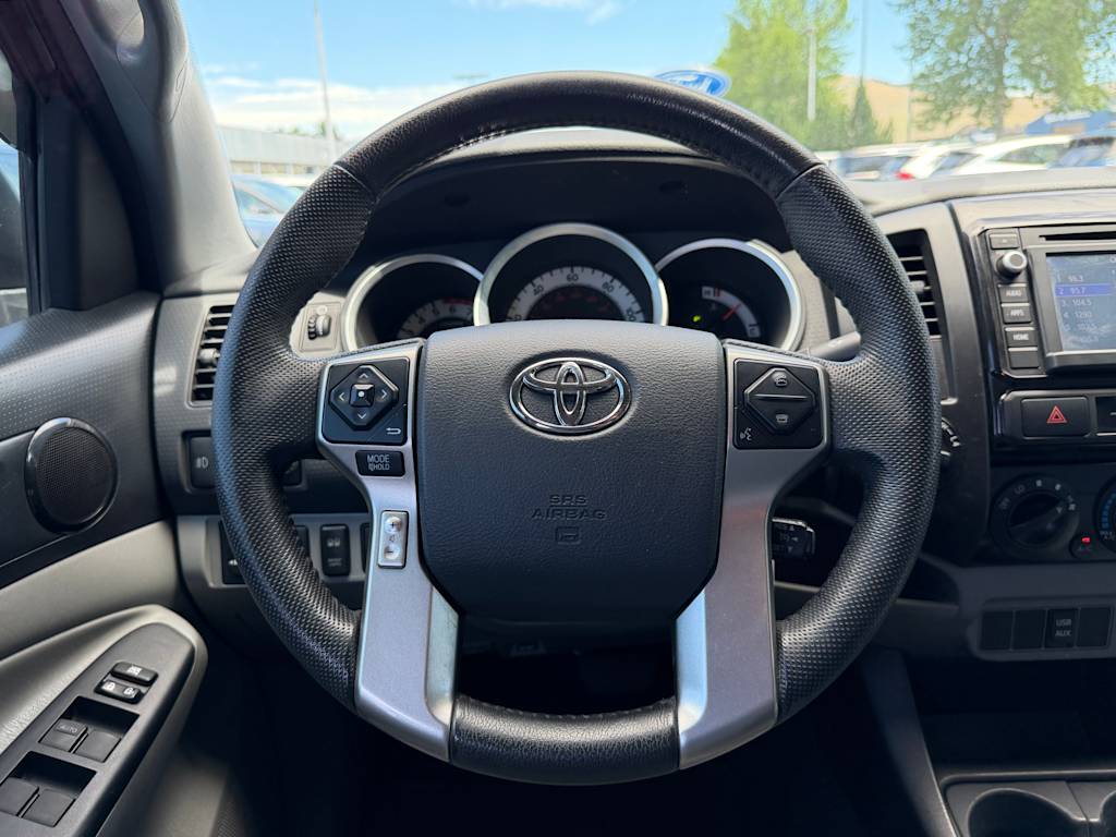 Thumbnail: 2015 Toyota Tacoma - 8