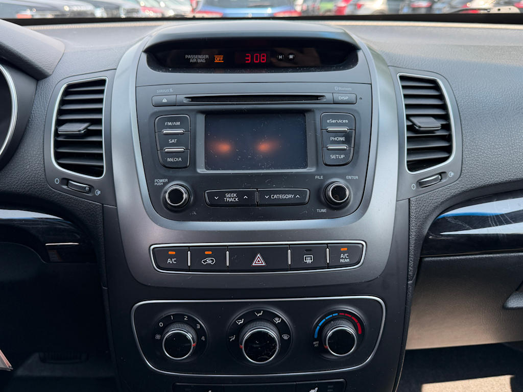 Thumbnail: 2014 Kia Sorento - 12