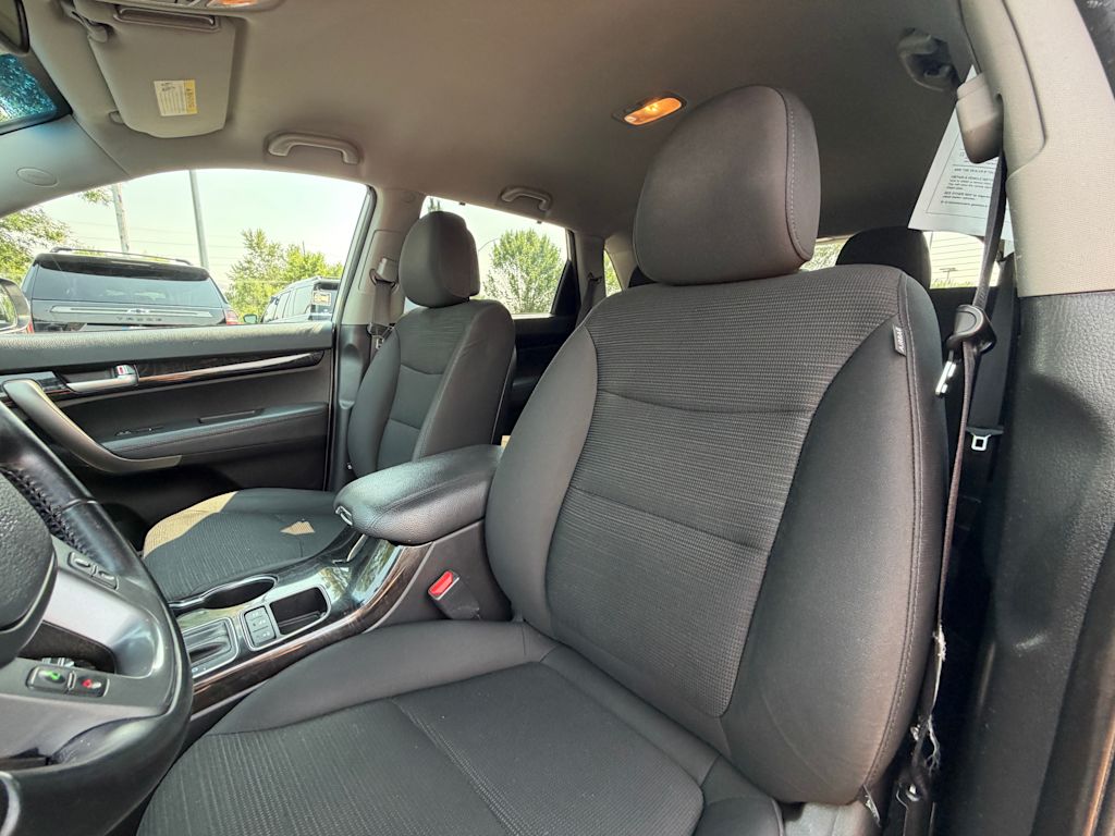 Thumbnail: 2014 Kia Sorento - 8