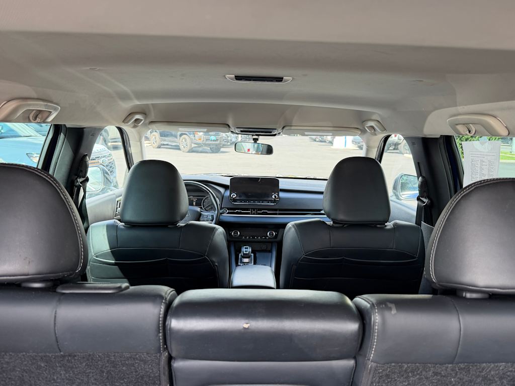 Thumbnail: 2023 Mitsubishi Outlander - 31