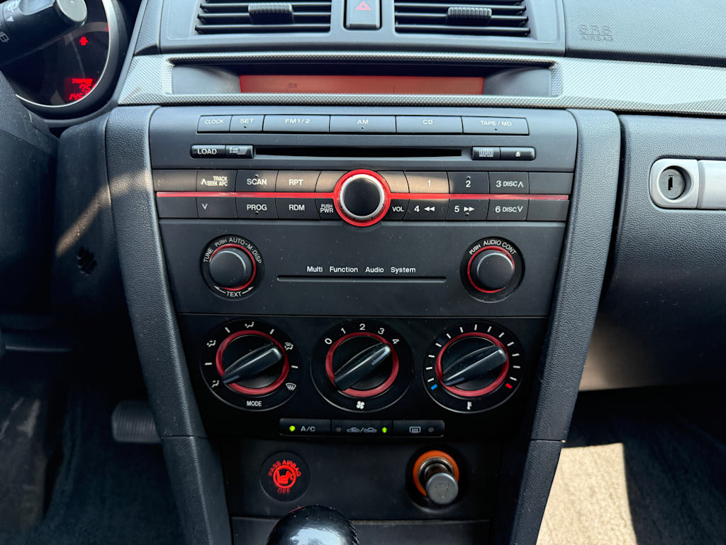 Thumbnail: 2004 Mazda Mazda3 - 20