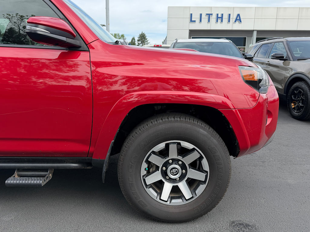 Thumbnail: 2019 Toyota 4Runner - 7