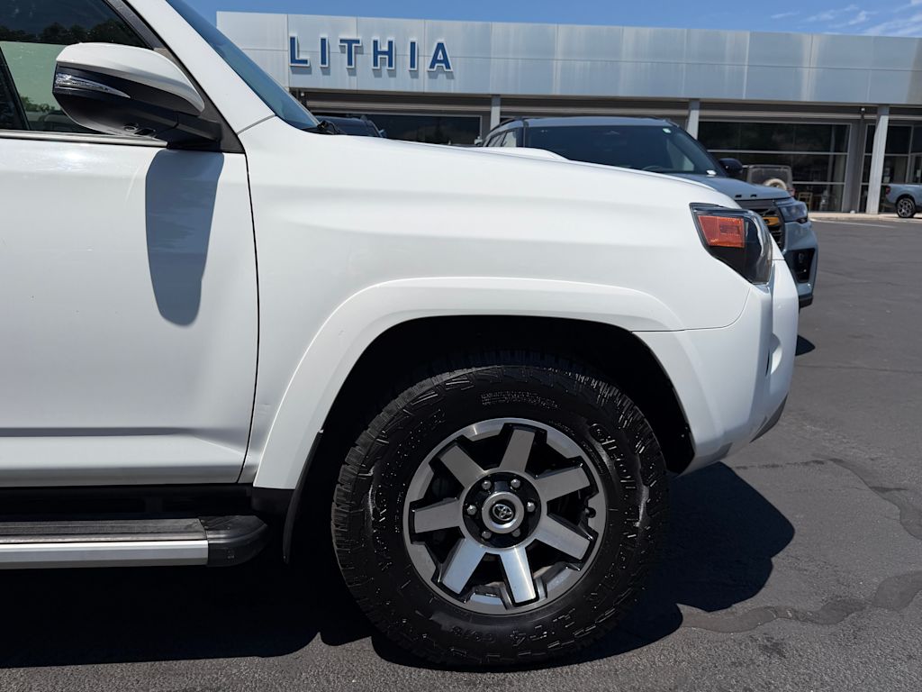 Thumbnail: 2022 Toyota 4Runner - 7