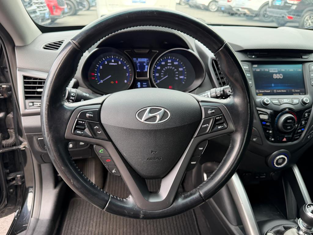 Thumbnail: 2015 Hyundai Veloster - 7