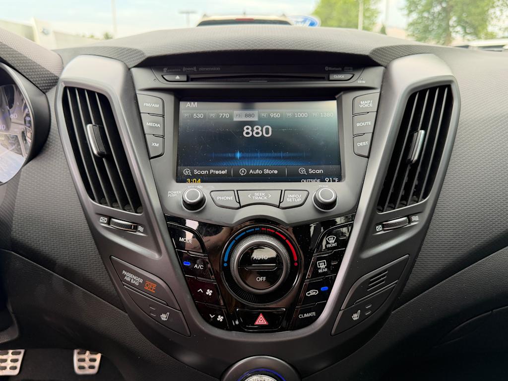 Thumbnail: 2015 Hyundai Veloster - 10