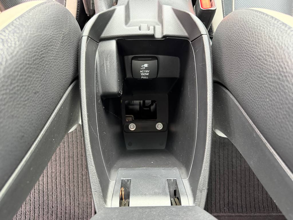Thumbnail: 2015 Hyundai Veloster - 25