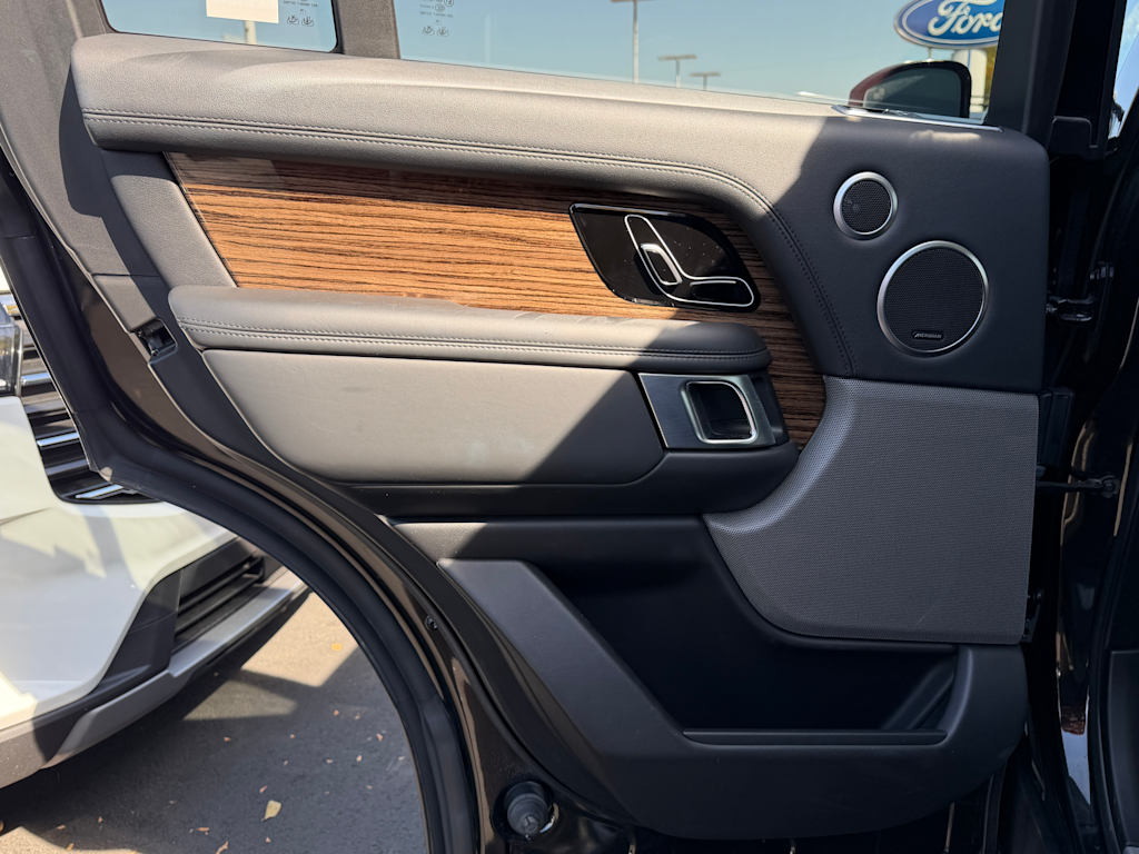 Thumbnail: 2019 Land Rover Range Rover - 25