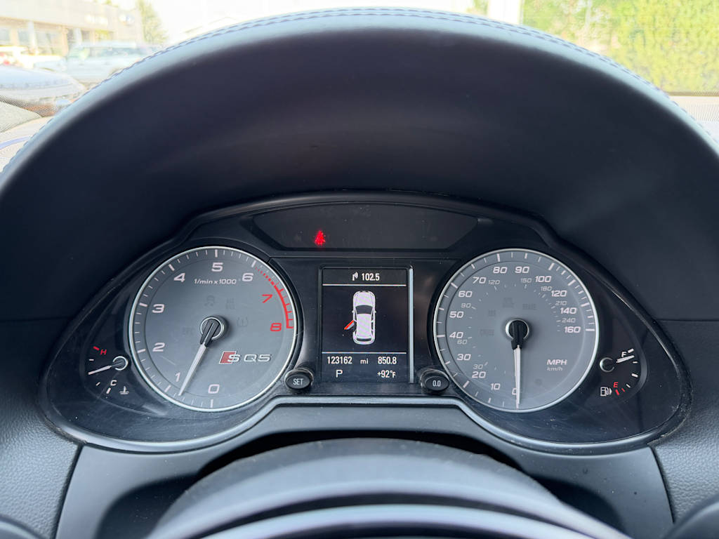 Thumbnail: 2016 Audi SQ5 - 14