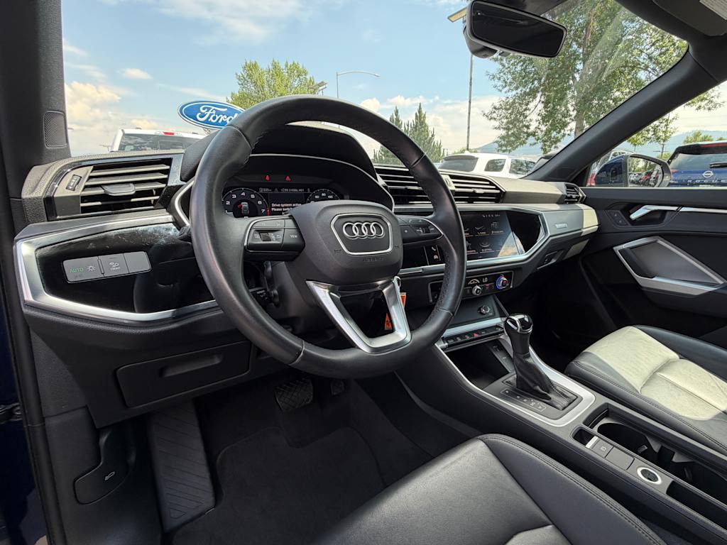 Thumbnail: 2025 Audi Q3 - 2