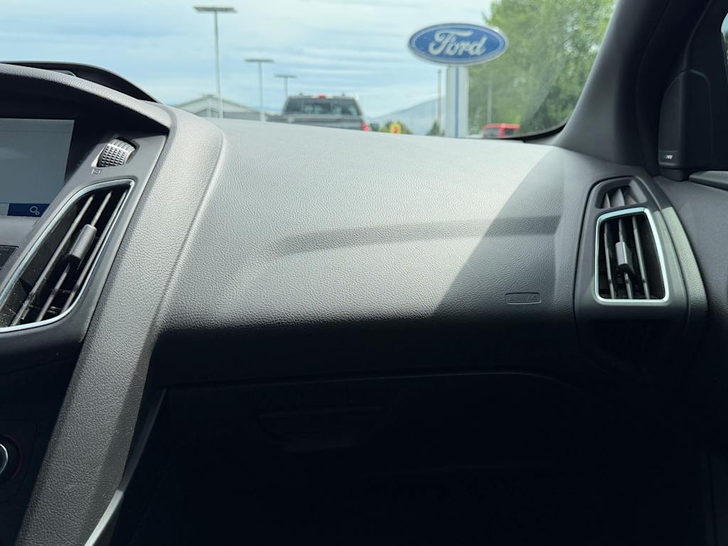 Thumbnail: 2016 Ford Focus - 27