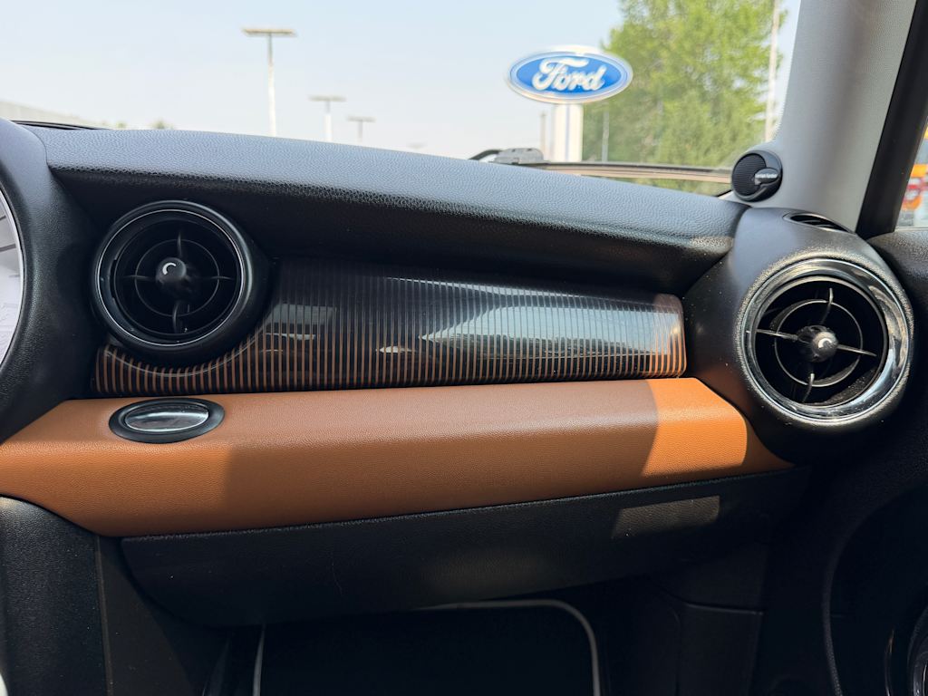 Thumbnail: 2010 MINI Cooper - 25