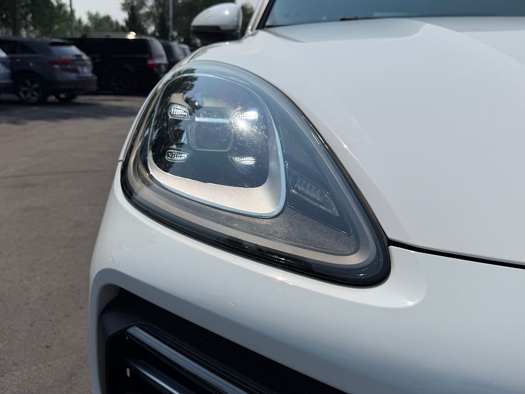 Thumbnail: 2023 Porsche Cayenne - 16